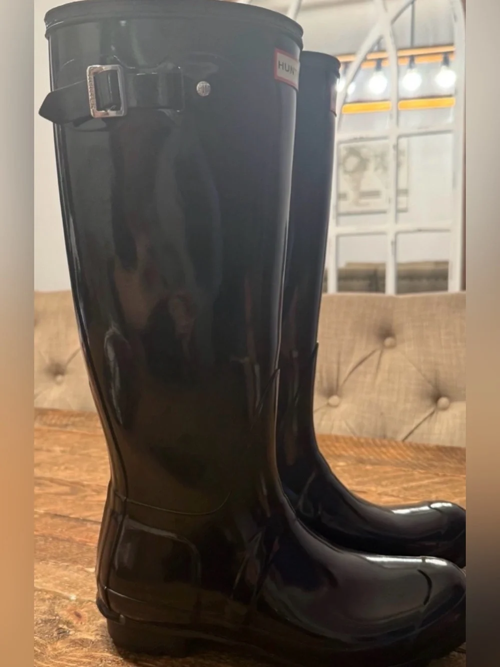 Women’s Hunter Tall Gloss Black Rain Boots with Buckle (Size 7)